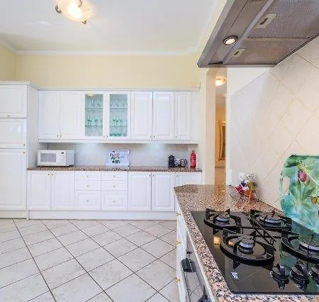 Βίλα Sleeps 6 Pool Air Con Wifi *