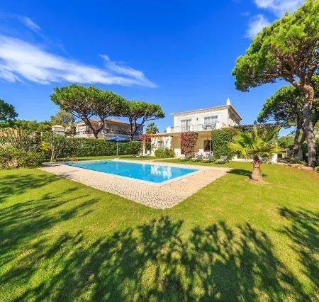 Sleeps 6 Pool Air Con Wifi