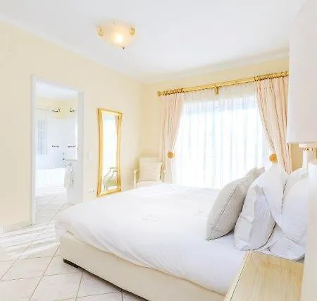 Βίλα Sleeps 6 Pool Air Con Wifi