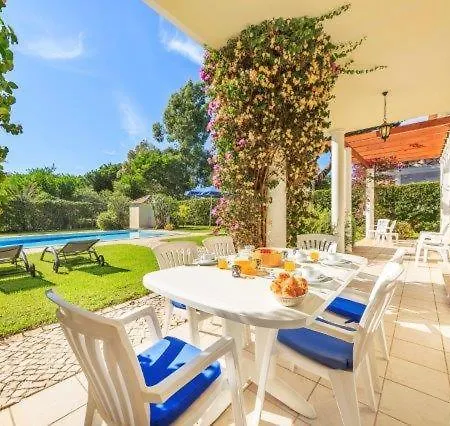 Sleeps 6 Pool Air Con Wifi